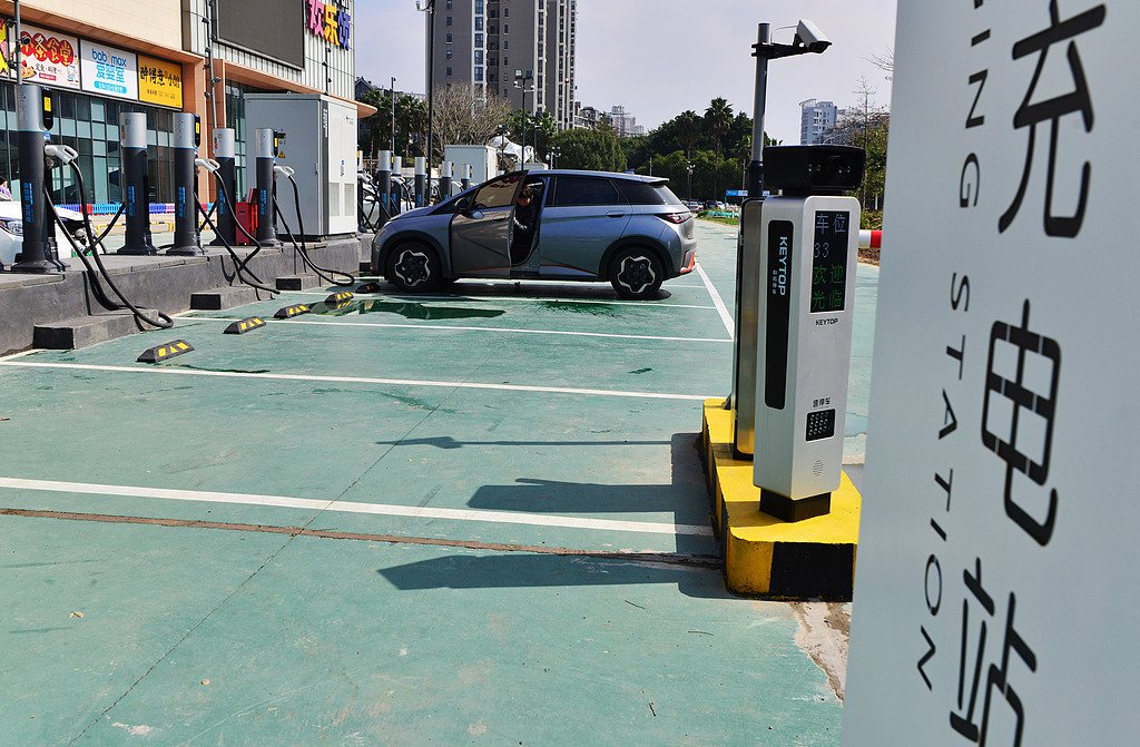 Çin'de Elektrikli Araç Şarj Altyapısı Hızla Genişliyor