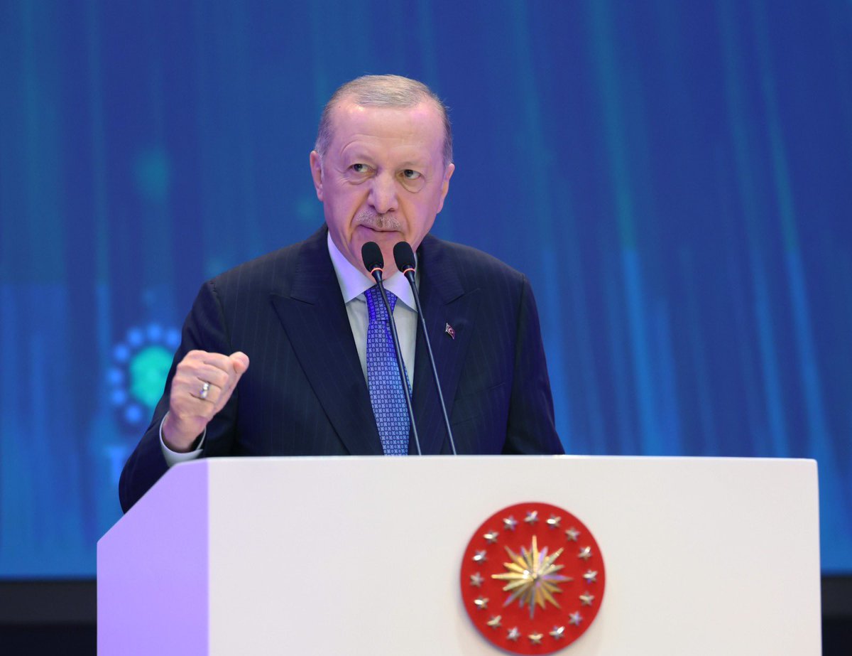 Ticaret Bakanı Bolat, KKTC Külliyesi Açılışında Erdoğan'ın Hitaplarını Dinledi