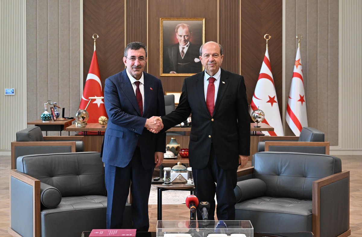 Türkiye Cumhurbaşkanı Yardımcısı Yılmaz, KKTC Cumhurbaşkanı Tatar ile Bir Araya Geldi