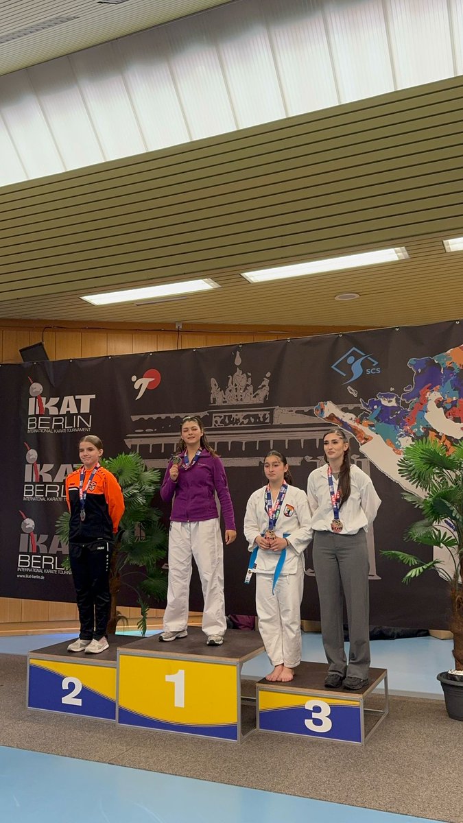 Nevşehir'den Berlin'de Karate Zaferleri: Su Peri Cüce Şampiyon, Bilge Elmira Urgenç Üçüncü Oldu