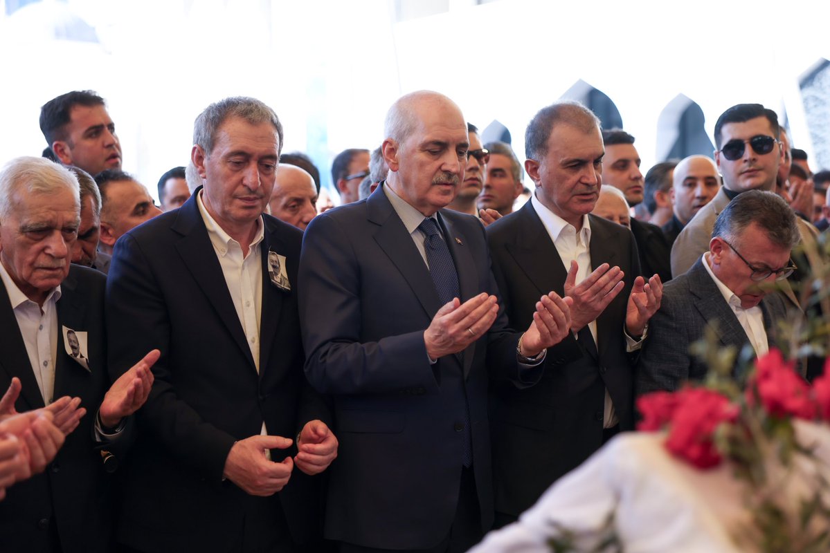 TBMM Başkanı ve Başkanvekili, Sırrı Süreyya Önder'in Cenaze Namazına Katıldı
