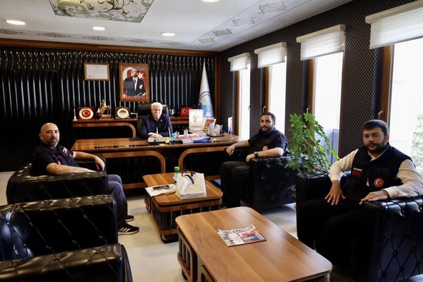 İHH Kayseri Temsilcileri, Pınarbaşı Belediye Başkanı'nı Ziyaret Etti