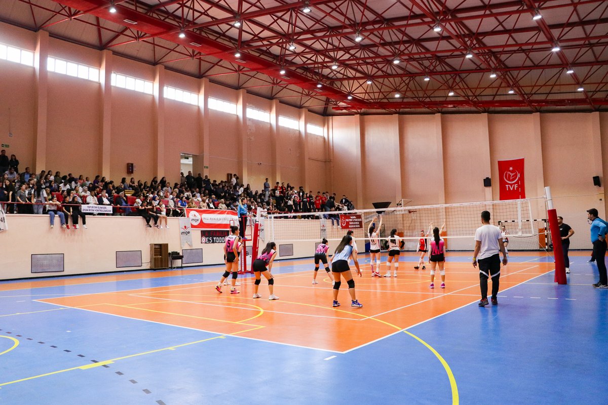 Kayseri'de Okul Sporları Voleybol Şampiyonası Sona Erdi