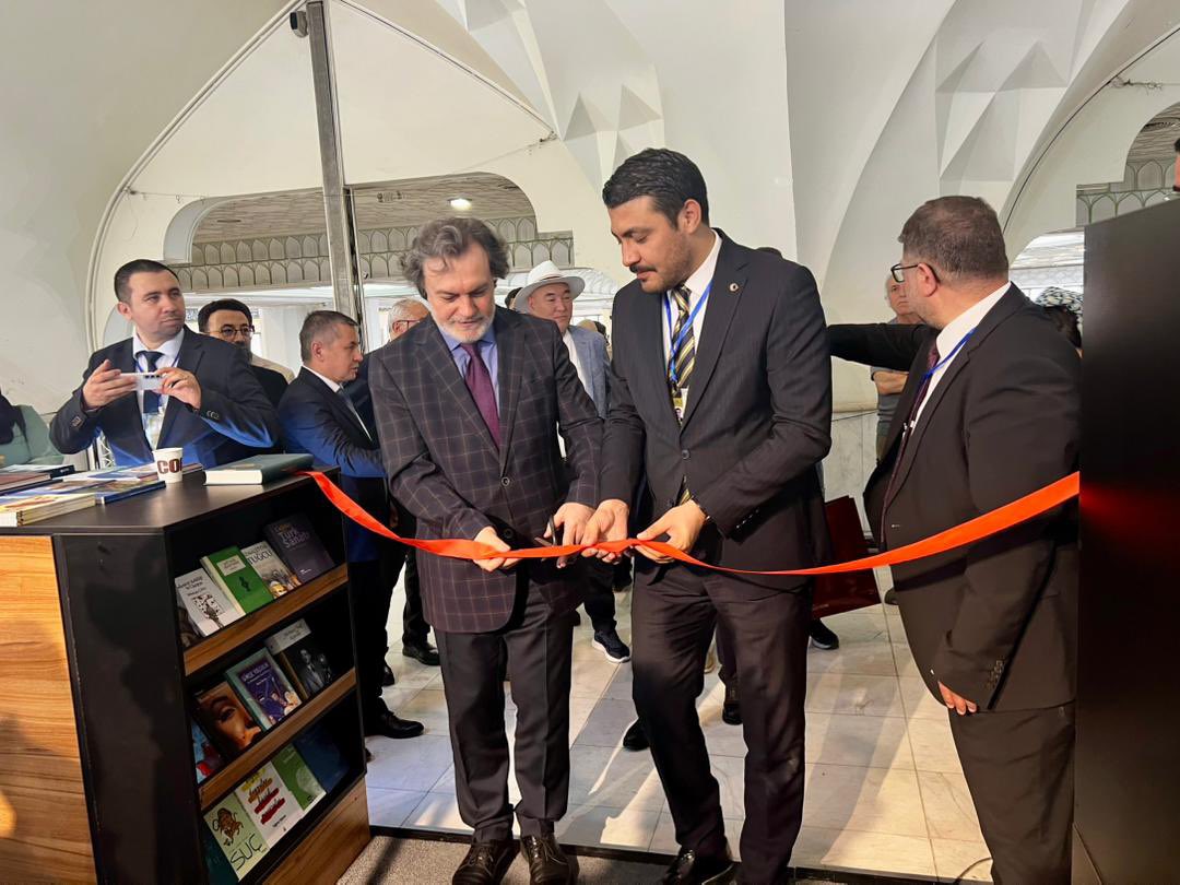 Türkiye'nin Tahran Büyükelçisi, Uluslararası Kitap Fuarı'na Katıldı