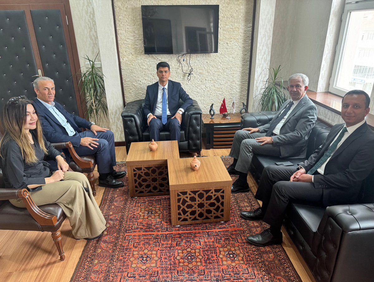 Eğitim Liderleri, Güzelyurt Kaymakamı'nı Ziyaret Etti