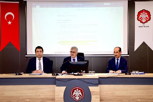 Niğde'de Hayvan Koruma Kurulu Toplantısı: Sahipsiz Hayvanların Rehabilitasyonu ve Barınak Kapasitesi Artışı Ele Alındı