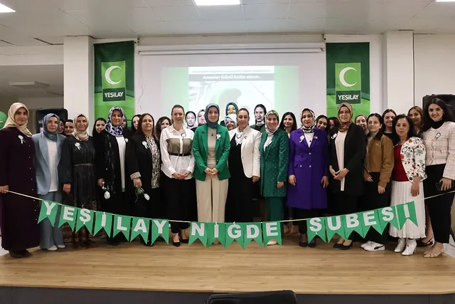 Niğde'de Anneler Günü Etkinliği: Fatsıma Halisdemir Yurdunda Coşku