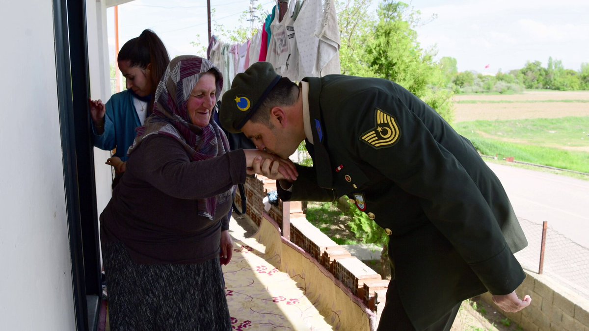 Millî Savunma Bakanlığı, Şehit Annelerini Anneler Günü'nde Ziyaret Etti