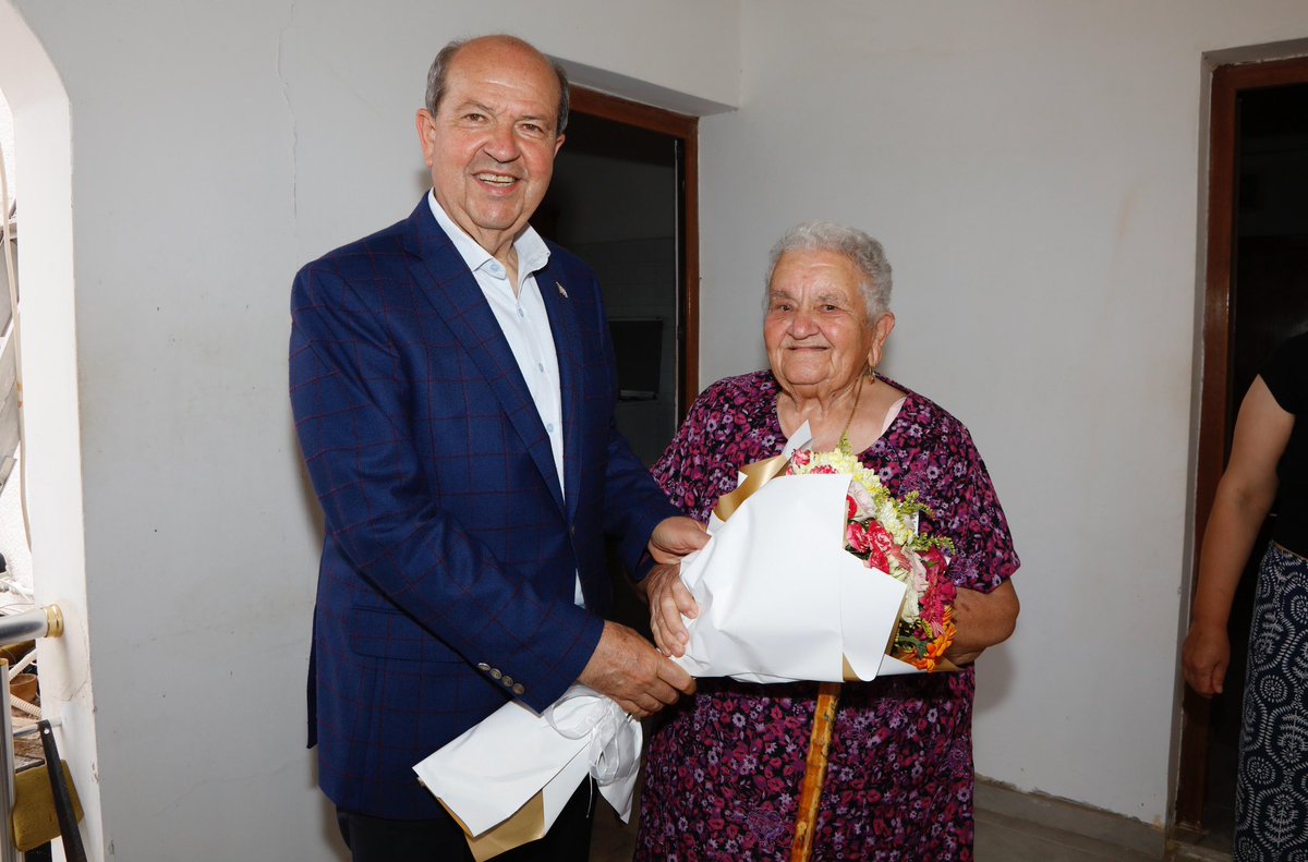 Cumhurbaşkanı Tatar, Anneler Günü'nde Ziyaretlerde Bulundu