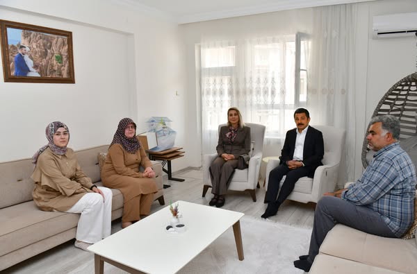 Kırşehir Valisi Demiryürek, Anneler Günü'nde Şehit Ailelerini ve Engelli Anneleri Ziyaret Etti