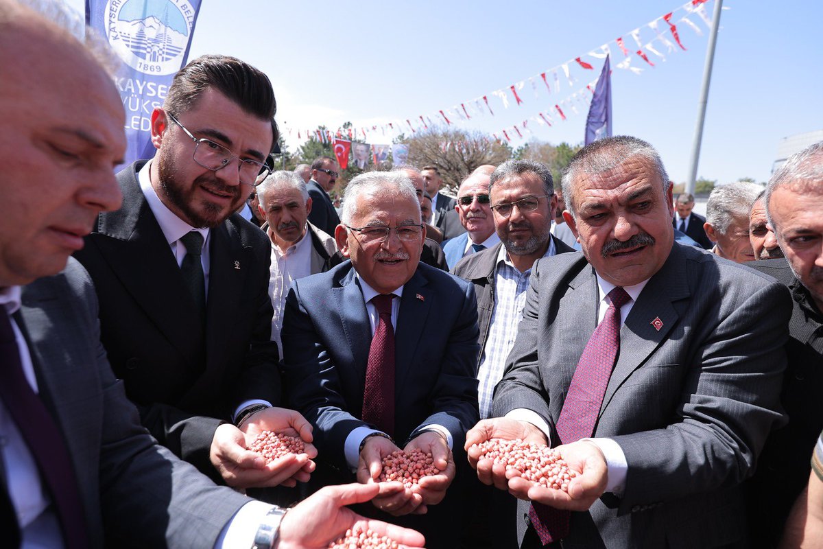 Kayseri Büyükşehir Belediyesi, Çiftçilere Tohum Desteğini Sürdürüyor