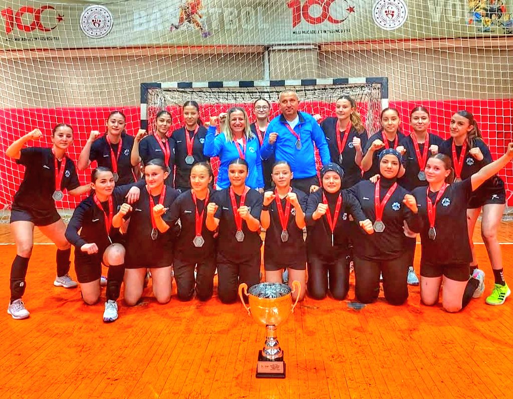 Aksaray Belediyespor Hentbol Takımı, Yıldız Kızlar Türkiye Şampiyonasında İkinci Oldu