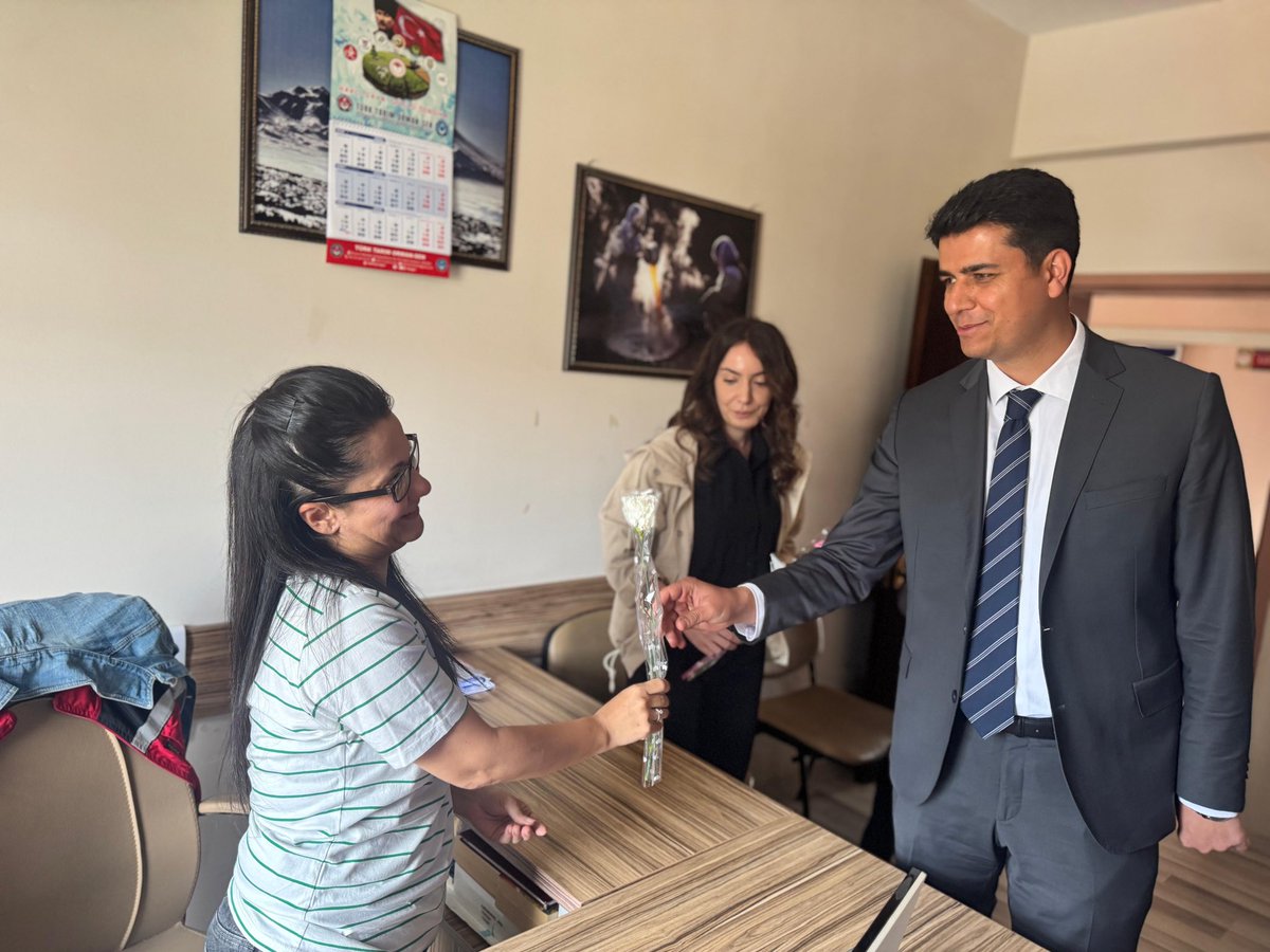 Güzelyurt Kaymakamı, Anneler Günü'nü Kutladı