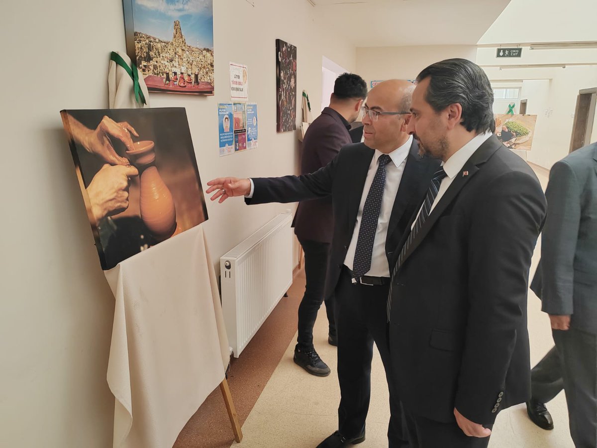 Nevşehir'de Yıl Sonu Karma Sergisi Açıldı, İl Müdürü Selçuk'un Katılımı