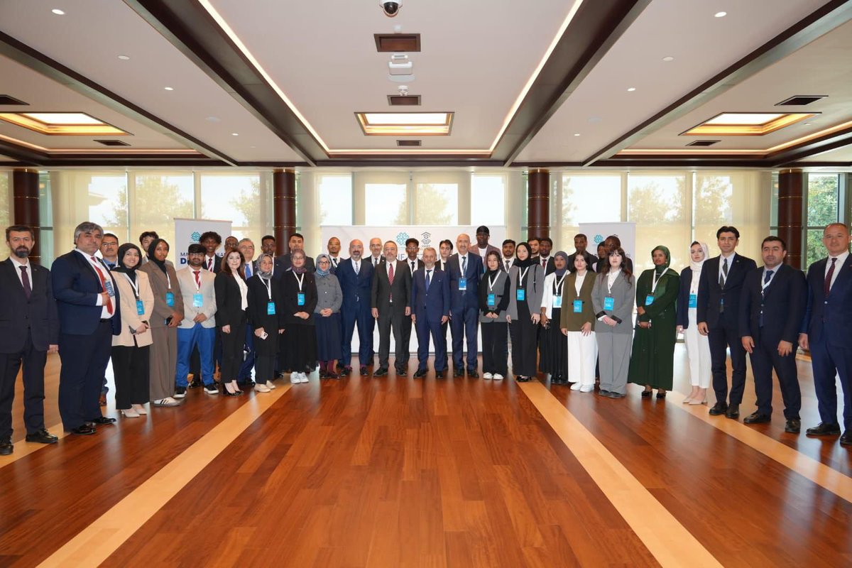 Dışişleri Bakan Yardımcısı Yılmaz, Maarif Mezunları Diplomasi Kampı'nda Öğrencilere Hitap Etti
