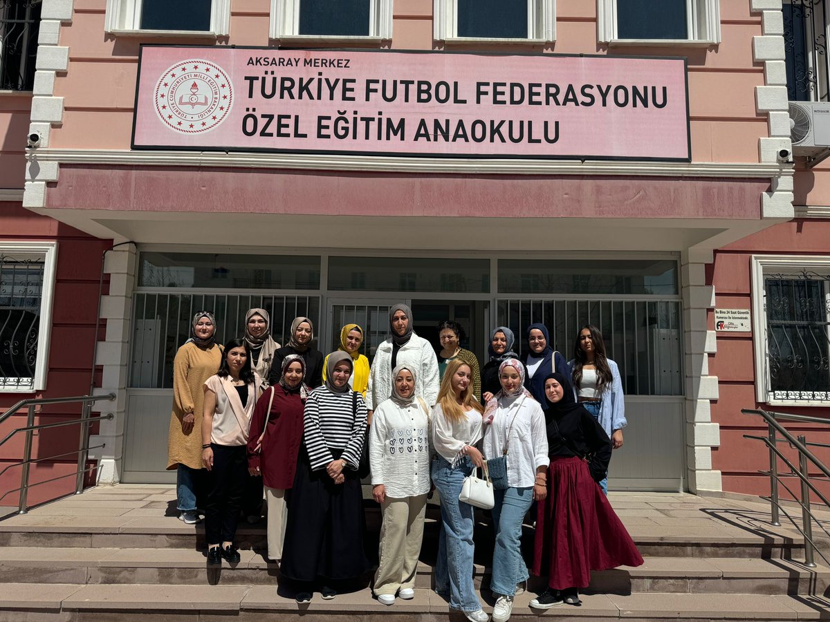 KADEM ve Genç Topluluğu, Özel Eğitim Anaokulu Öğrencileriyle Anneler Günü Etkinliği Düzenledi