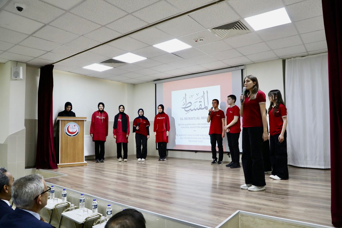 Niğde'de Öğrenciler Üç Dilde Esma ül Hüsna Yarışmasında Yarıştı