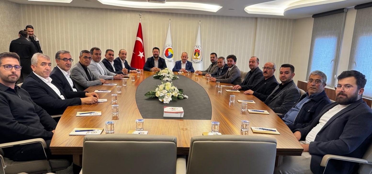 NEVŞEHİR TİCARE BORSASI'NDA DÖRT YILLIK DÖNEM PLAKET TÖRENİYLE TAMAMLANDI