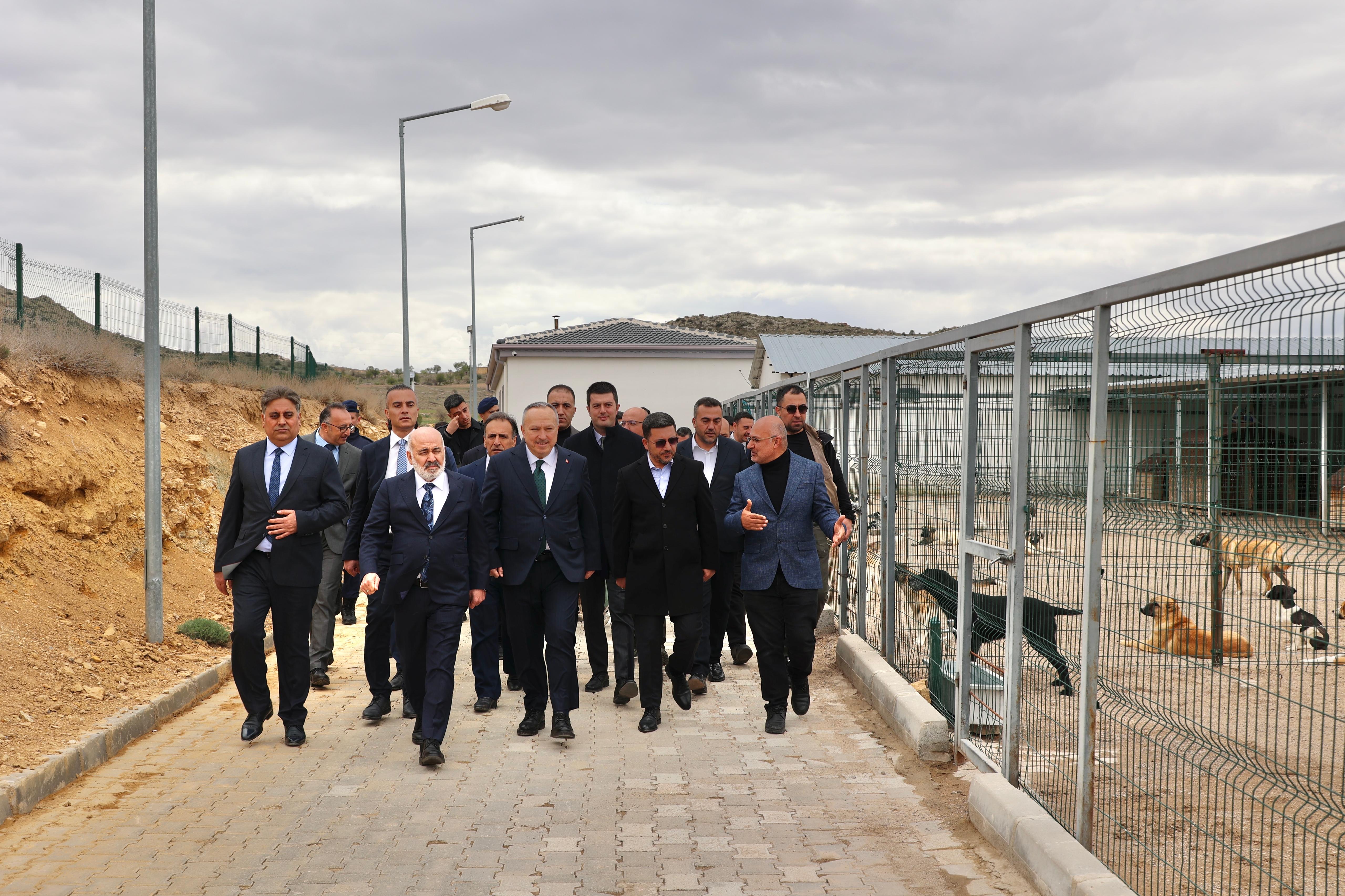 Bakan Yardımcısı Sağlam, Hayvan Kasabası’nı Ziyaret Etti