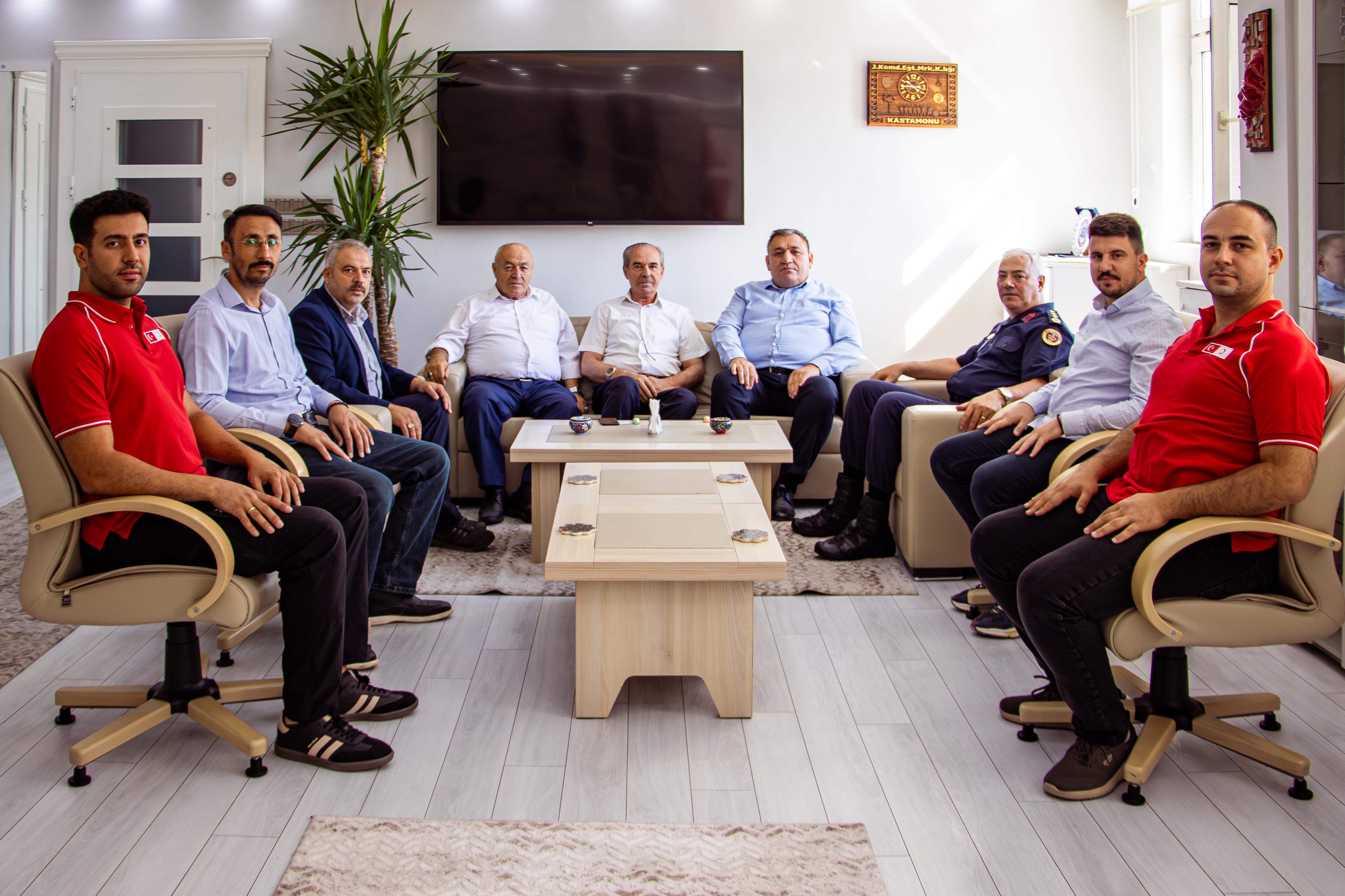 Kızılay Nevşehir'den İl Jandarma Komutanı J.Alb. Mehmet Çelik'e Hayırlı Olsun Ziyareti !