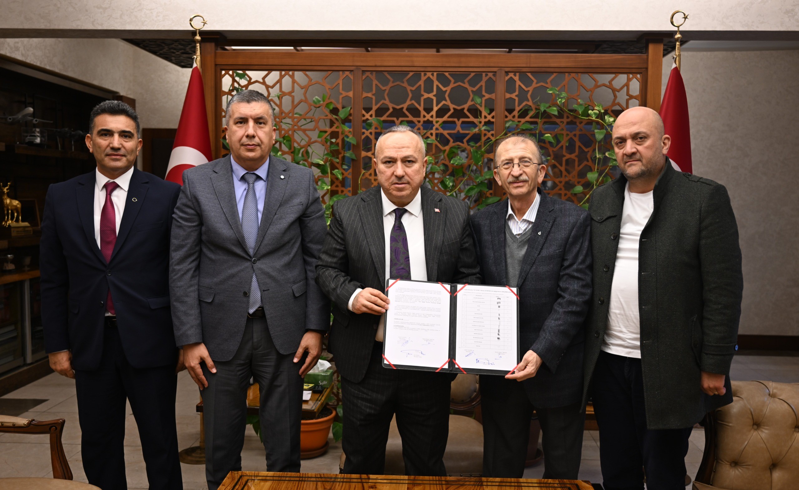 **Nevşehir’de Sağlığa Hayırsever Desteği: Merkez Altınpark Aile Sağlığı Merkezi İçin Protokol İmzalandı**