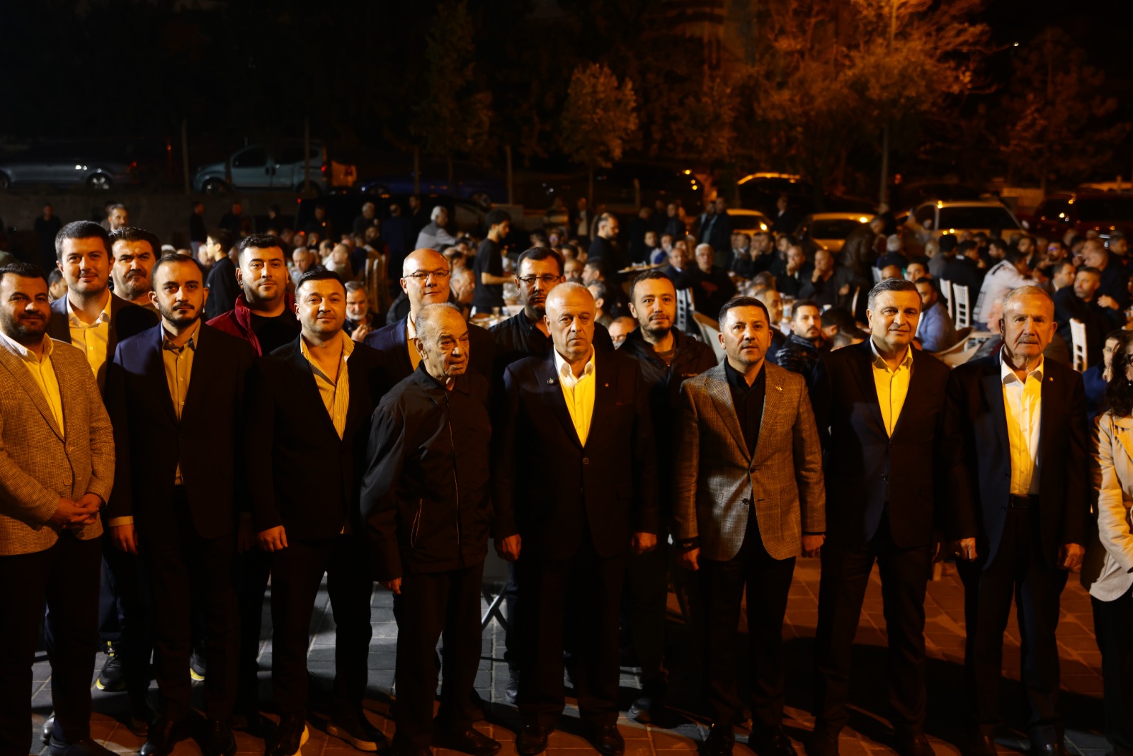 Rasim Arı Öbekli Seçim Ofisinde