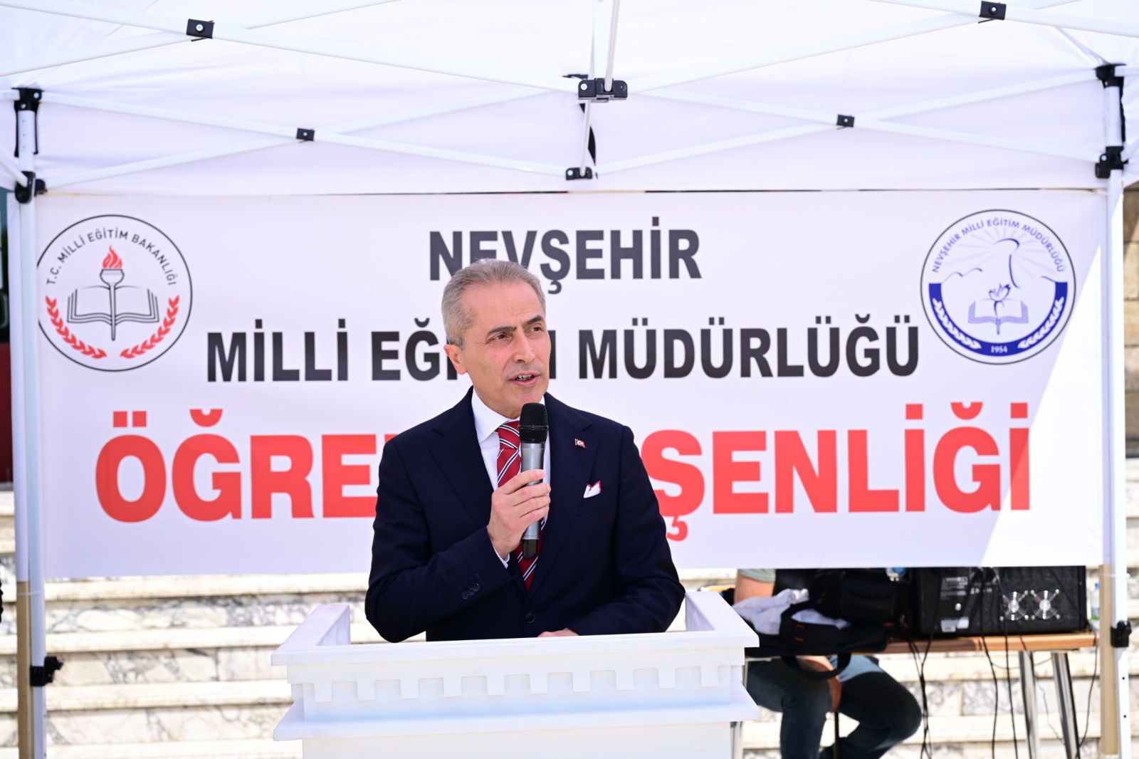 Vali Hüseyin Kök, 636 Kursun Ürünlerini Yerinde İnceledi